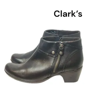 Clark’s black ankle boot ! Excellent condition!