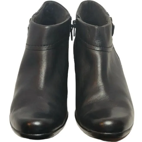 Clark’s black ankle boot ! Excellent condition!