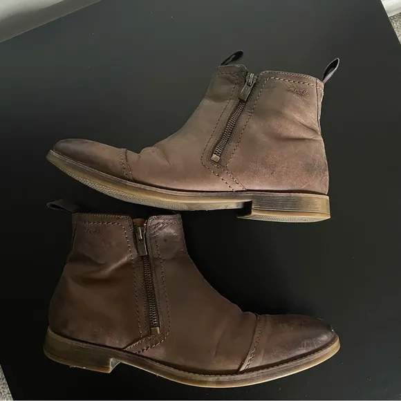 Clark’s brown leather ankle boots side zip size 8.5