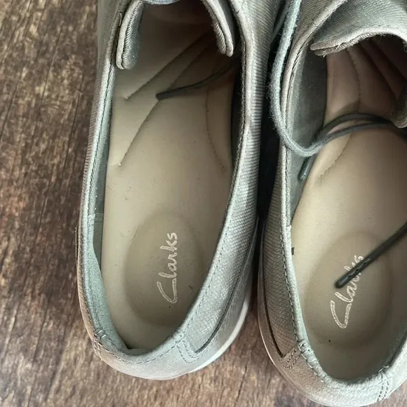 Clarks Derby Lace-Up Green Olive Nubuck