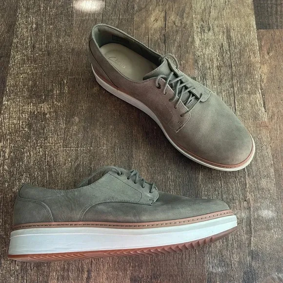 Clarks Derby Lace-Up Green Olive Nubuck