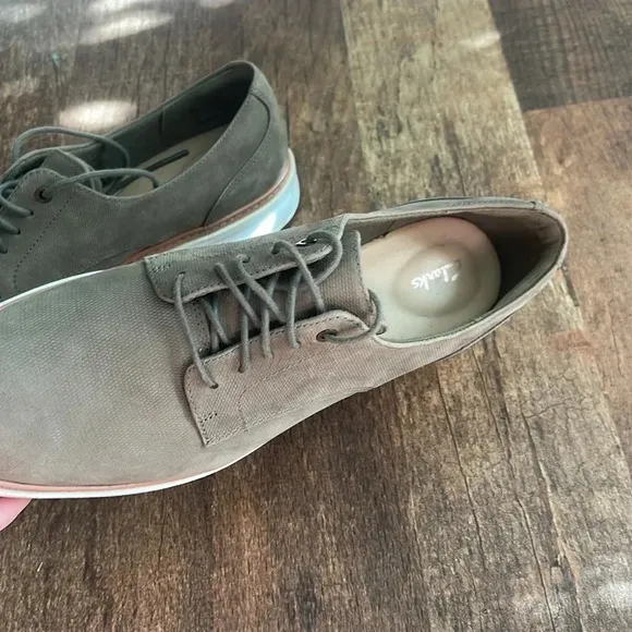 Clarks Derby Lace-Up Green Olive Nubuck