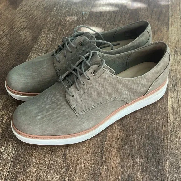 Clarks Derby Lace-Up Green Olive Nubuck
