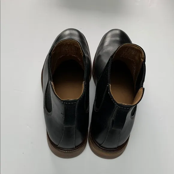 Clarks Men's Black Leather Chelsea Boots