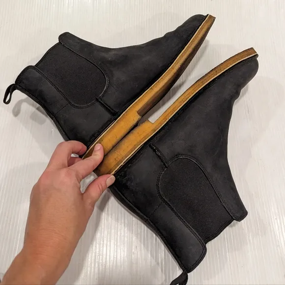 CLARKS Mens black leather desert Peak boots