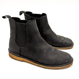 CLARKS Mens black leather desert Peak boots