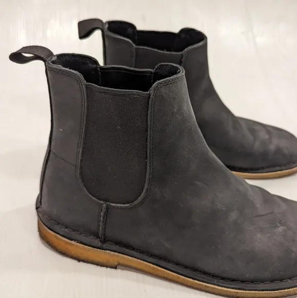 CLARKS Mens black leather desert Peak boots