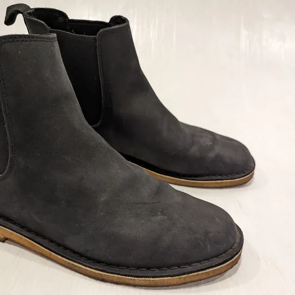 CLARKS Mens black leather desert Peak boots