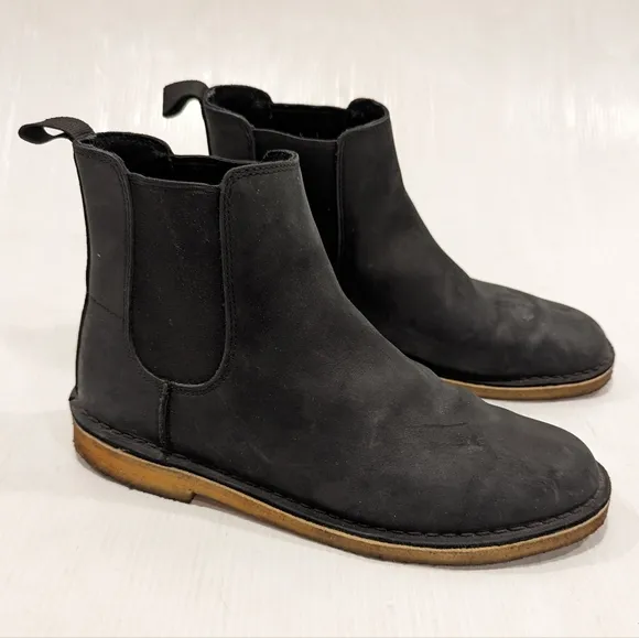 CLARKS Mens black leather desert Peak boots
