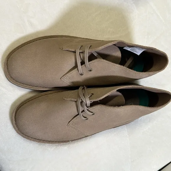 Clark’s Men’s Shepton Chukka Boots- 8.5 Wide