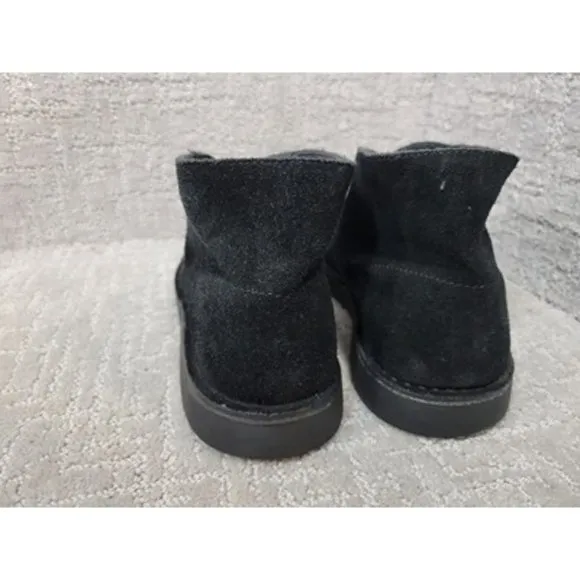 Clarks Men's Size 9.5 M Black Low Top Lace Up Suede Round Toe Fashion Shoes