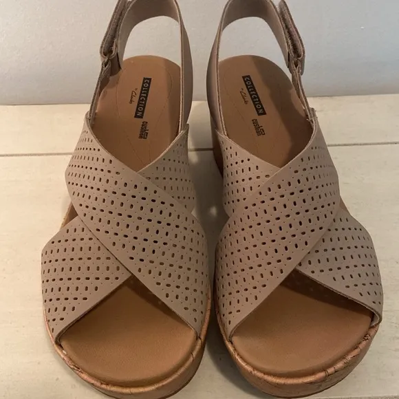Clarks Perforated Leather Cork Wedge Sandals Stasha Bridget Sand 8.5W New