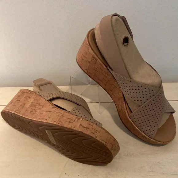 Clarks Perforated Leather Cork Wedge Sandals Stasha Bridget Sand 8.5W New