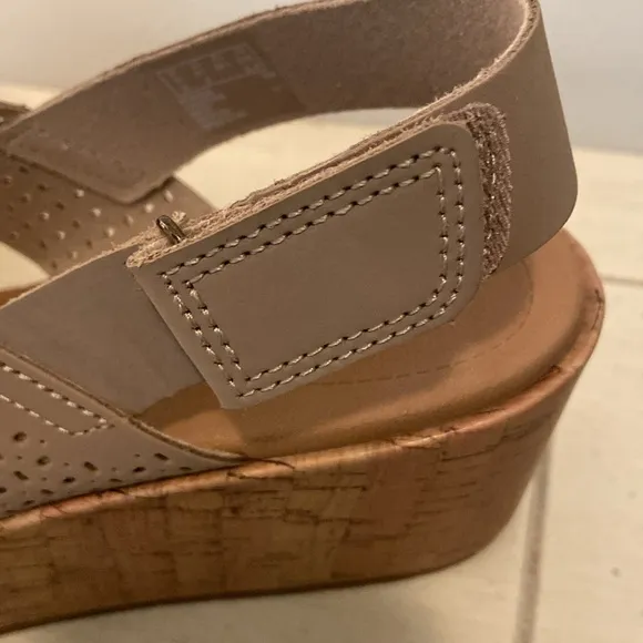 Clarks Perforated Leather Cork Wedge Sandals Stasha Bridget Sand 8.5W New