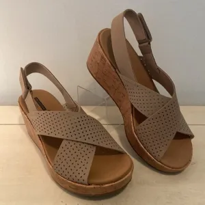 Clarks Perforated Leather Cork Wedge Sandals Stasha Bridget Sand 8.5W New