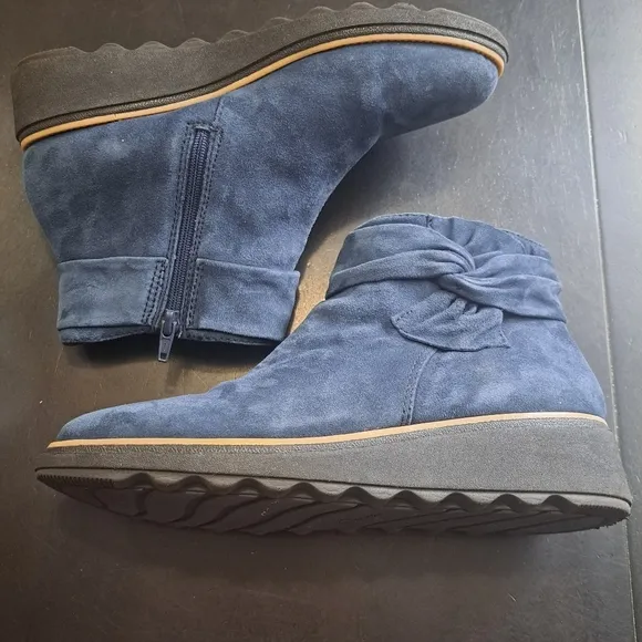 Clarks Royal Blue Sharon Salon Wedge Ankle Boots   Size 8.5