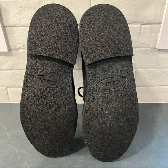 Clarks sz 10.5 black leather wool chukka boots