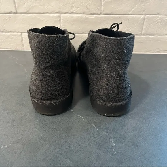 Clarks sz 10.5 black leather wool chukka boots