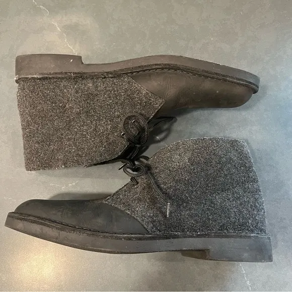 Clarks sz 10.5 black leather wool chukka boots