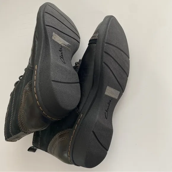 Clarks Womens‎ 6.5 Side Zip Leather Suede Ankle Boots Booties Gray Black