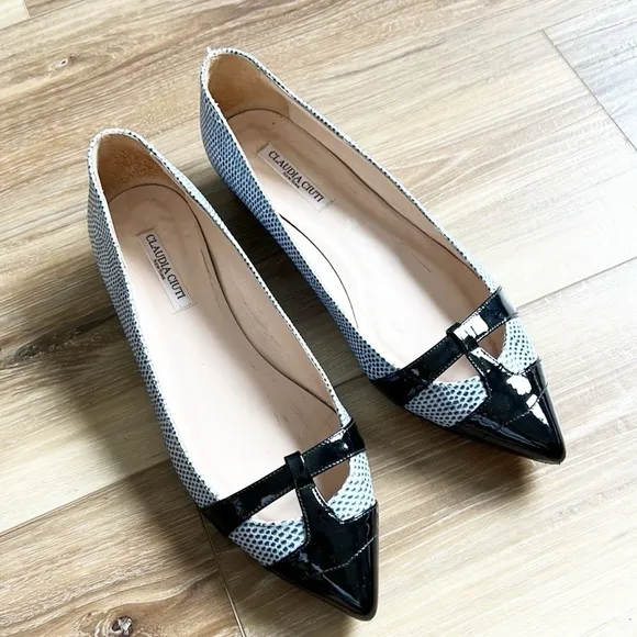 Claudia Ciuti size 9.5 M Pointed Toe Flats, Blue Snakeskin Look