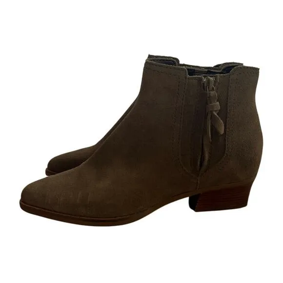 Cole Haan Hadlyn NWOT Women's Green Suede Ankle Boots Booties Side ZIp Size 8 B