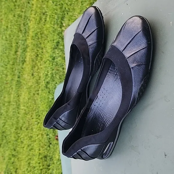 Cole Haan Nike Air Black Leather Ballet Flats Size 10 B