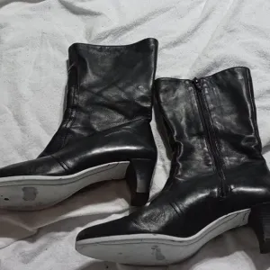 Cole Haan women's boots soft black leather size 6