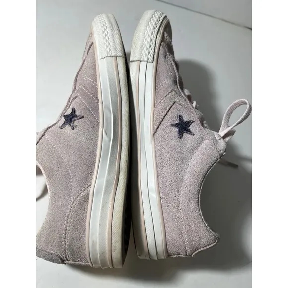 Converse Suede Star Lace-Up Sneakers in Light Pink unisex