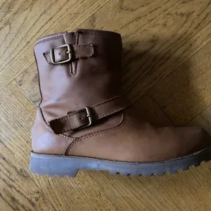 COPY - Girls Uggs leather boots