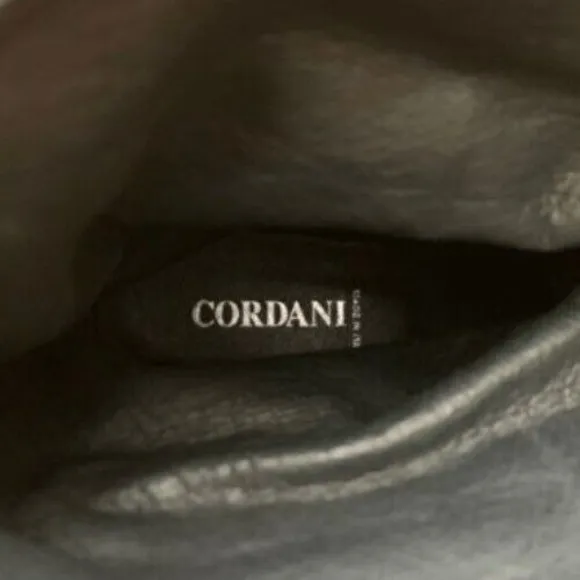 Cordani Leather Ankle Boots Side Zip Stacked Heel Taupe‎ Made in Italy size 7