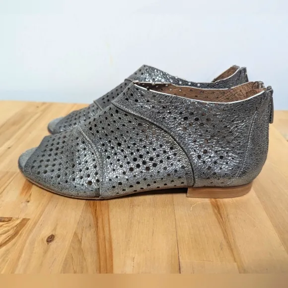 Cordani Metallic Leather Peep Toe Flats Silver Perforated  Ankle Boots 37 6.5