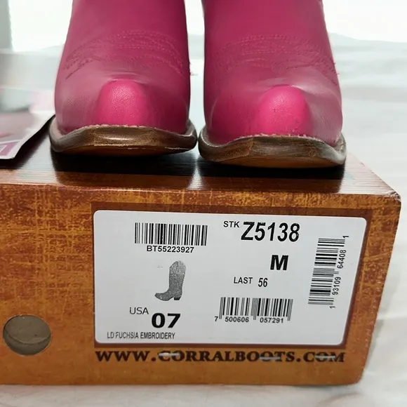 CORRAL WOMEN'S EMBROIDERY FUCHSIA SNIP TOE LEATHER COWBOY BOOT Style Z5138 Sz 7