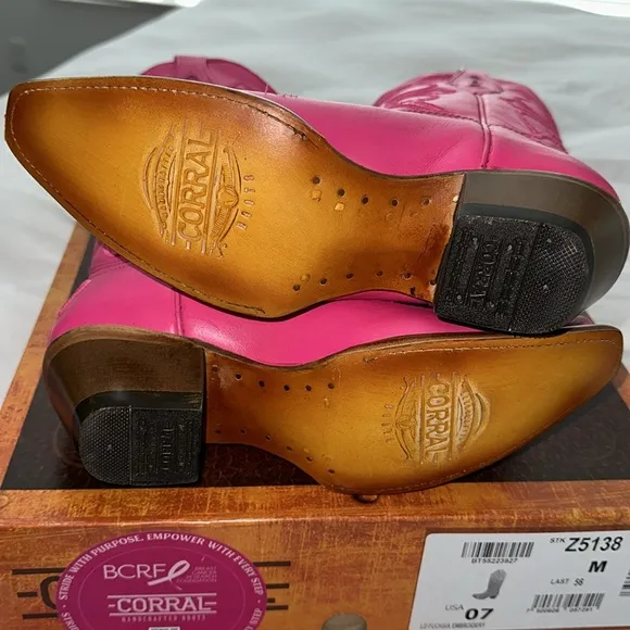 CORRAL WOMEN'S EMBROIDERY FUCHSIA SNIP TOE LEATHER COWBOY BOOT Style Z5138 Sz 7