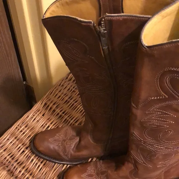 Corral Women’s Leather, Size 11, Side Zip, Heeled Boots 16” circumference