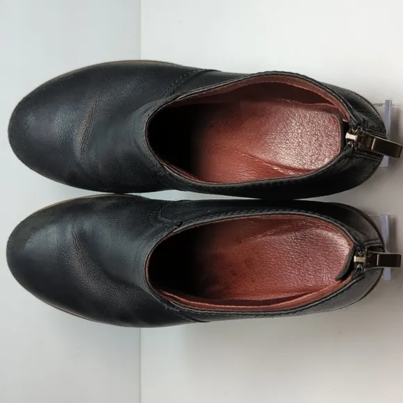 Dansko Bechi Black Leather Ankle Boots women's size 7.5-8. EU 38