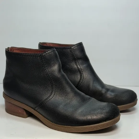 Dansko Bechi Black Leather Ankle Boots women's size 7.5-8. EU 38