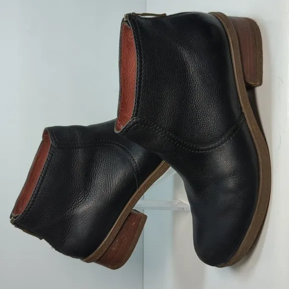 Dansko Bechi Black Leather Ankle Boots women's size 7.5-8. EU 38