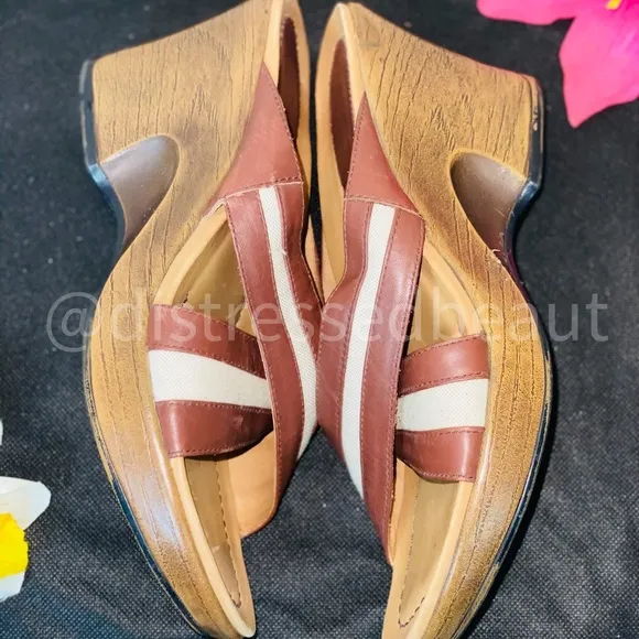 DANSKO EUC Brown Leather Slip On Clogs