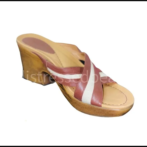 DANSKO EUC Brown Leather Slip On Clogs