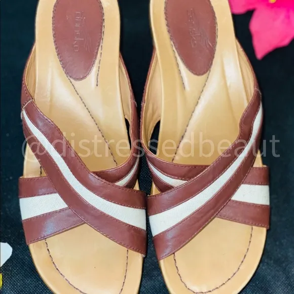 DANSKO EUC Brown Leather Slip On Clogs