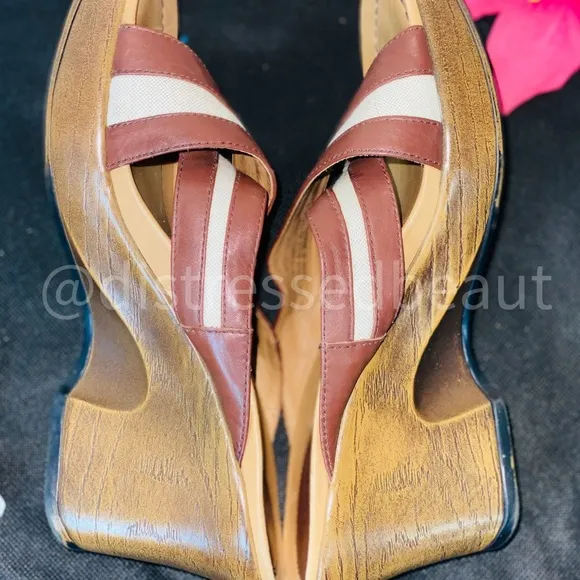 DANSKO EUC Brown Leather Slip On Clogs