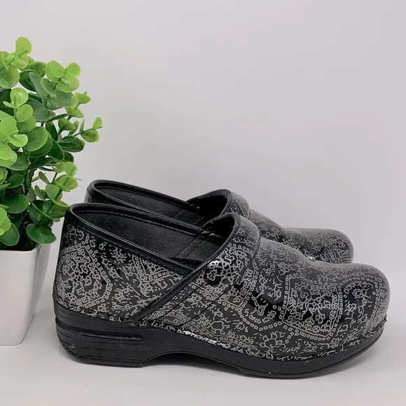 Dansko leather black silver floral professional clog 38