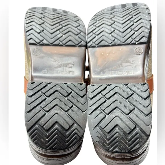 Dansko Shandi Clogs Womens SZ EU 40 US 9 / 9.5 Slip-On Leather Taupe Lace Tassel