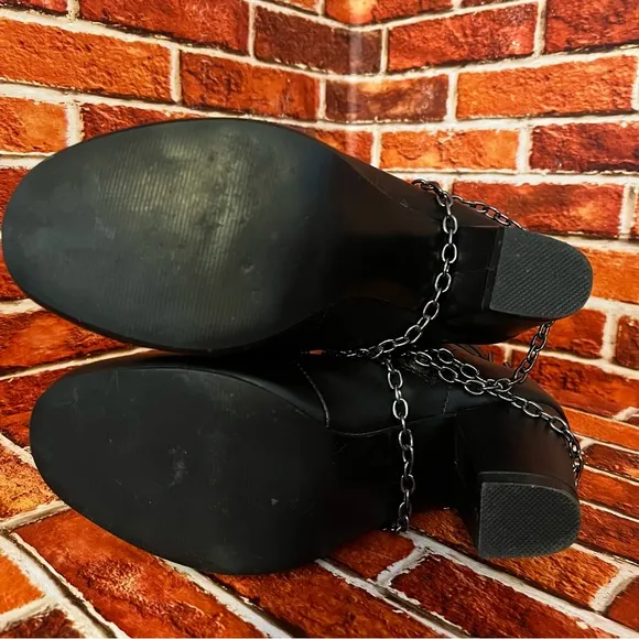 Demonica Vivika-128 Vegan Leather Boots D Ring Lace up Side Zip EUC Black Goth 8