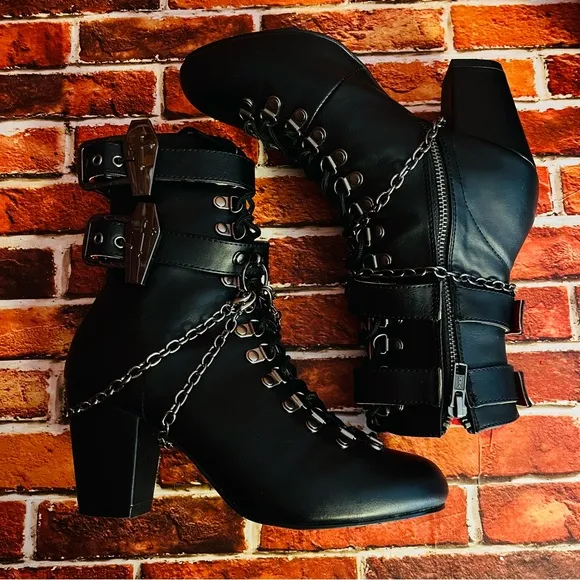 Demonica Vivika-128 Vegan Leather Boots D Ring Lace up Side Zip EUC Black Goth 8