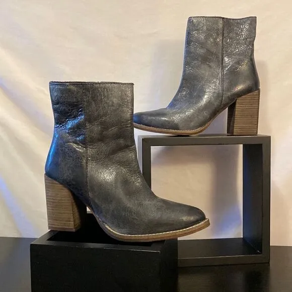 Diba True  charcoal leather side zip ankle boots size 7.5-Brand new!!