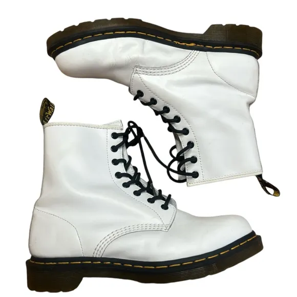 Doc Marten 1460 WOMEN'S PATENT LEATHER LACE UP BOOTS Size 10