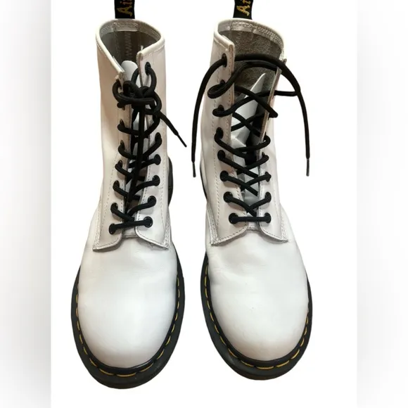 Doc Marten 1460 WOMEN'S PATENT LEATHER LACE UP BOOTS Size 10