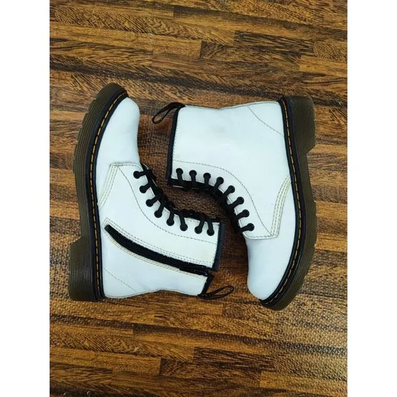 Doc. Martens Girl’s White Combat Side Zip Casual Boots Size 2 US